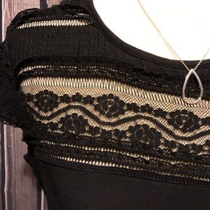 H & M half lace tee shirt